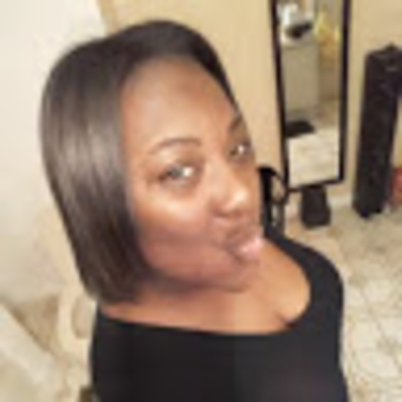 Meet your Posher, Shamineka - Picture 1 of 1